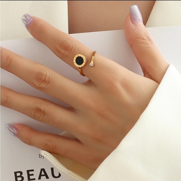 Stainless Steel Roman Numeral‎ Black Shell Opening Adjustable Zircon Tail… - Picture 6 of 7